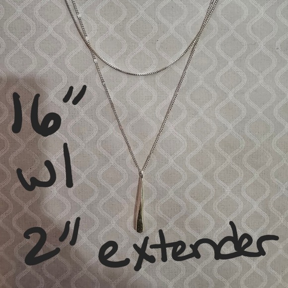 The Unbranded Brand Jewelry - Jenny Bird silver Toned drop necklace  16" with 2" Extender Very Pretty, Layered